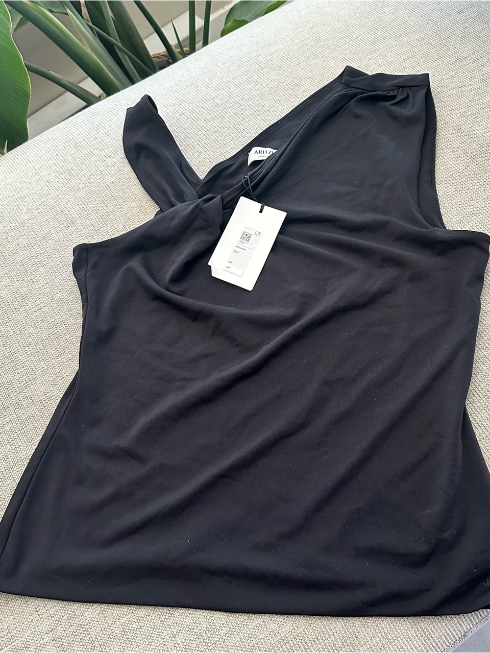 Aritzia Original Contour Enchant Tops